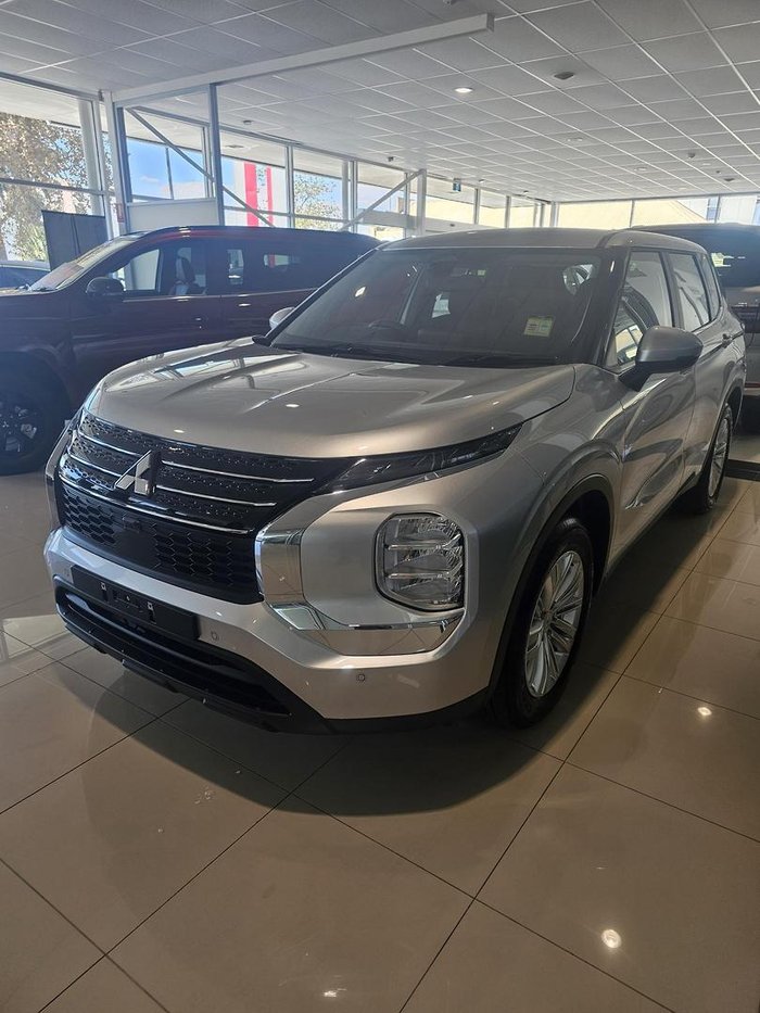 2024 Mitsubishi Outlander ES