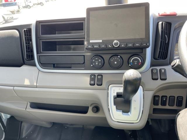 2024 Fuso Canter 515 White