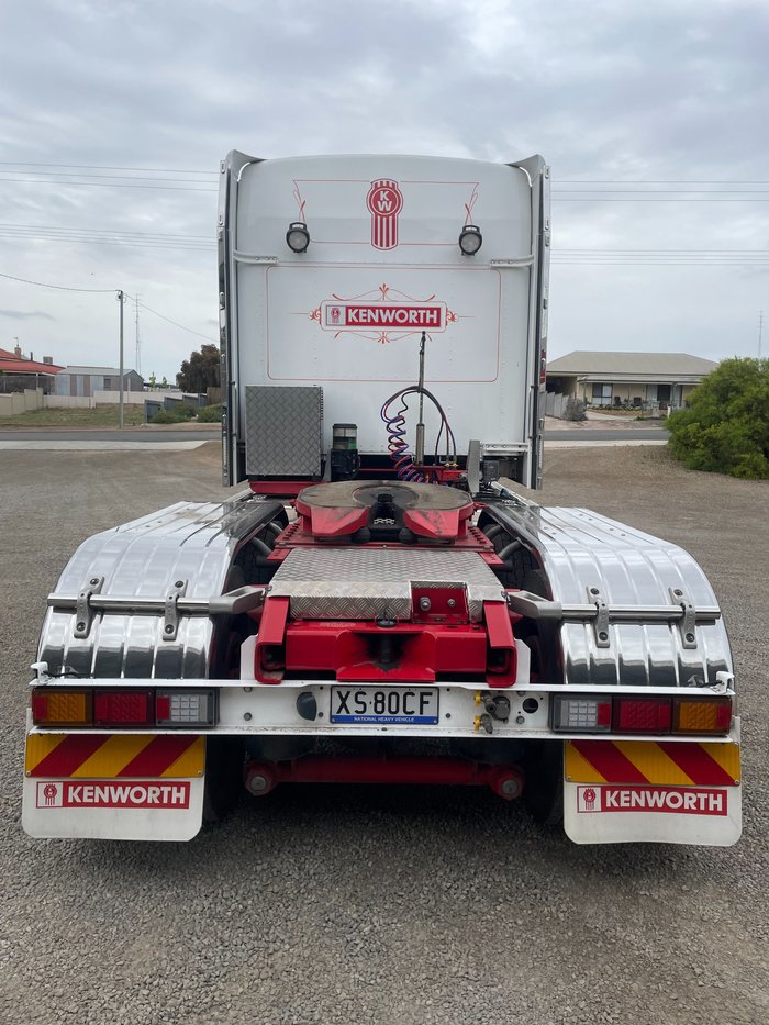 0 Kenworth T909