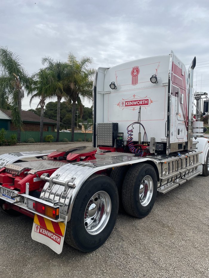 0 Kenworth T909
