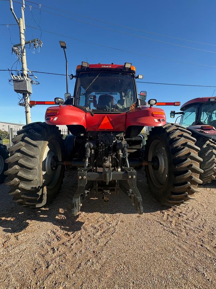 CASE IH Magnum 235