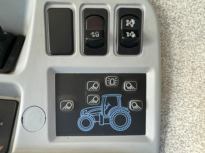 2021 New Holland T7.210