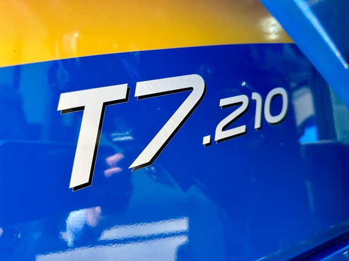2021 New Holland T7.210