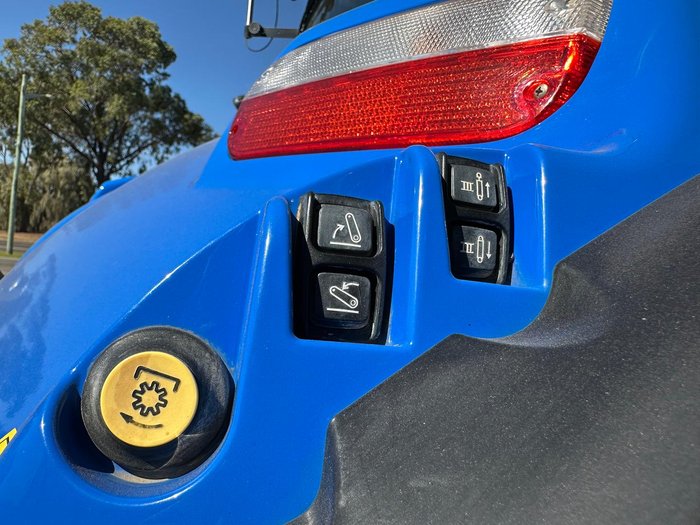 2021 New Holland T7.210