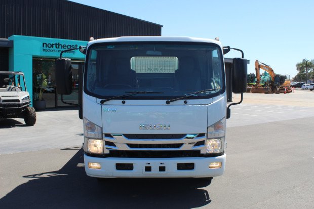 2017 Isuzu NPR 45 155