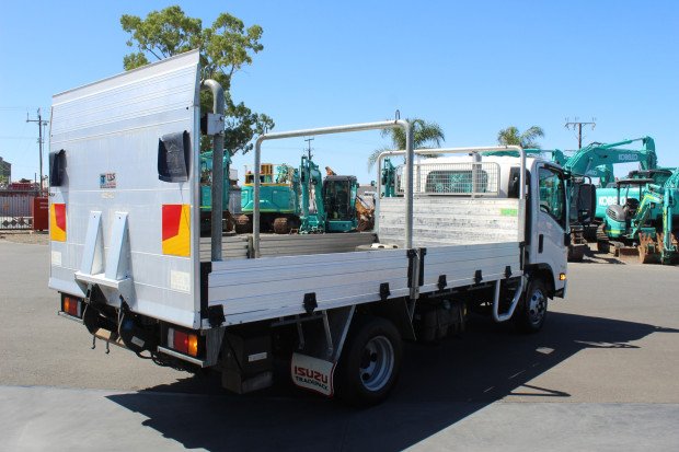 2017 Isuzu NPR 45 155