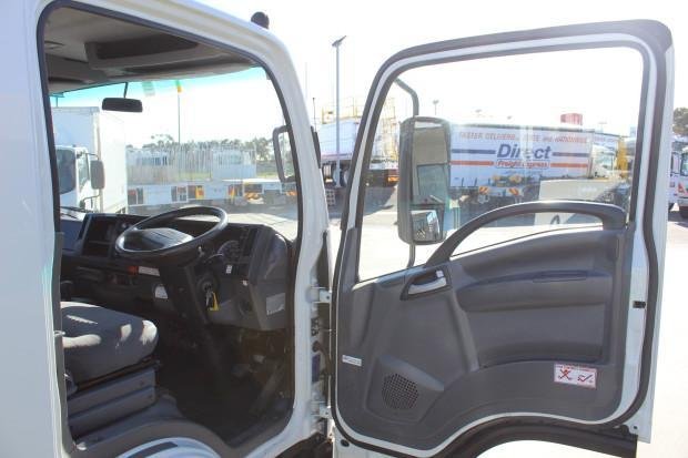 2014 Isuzu Npr300