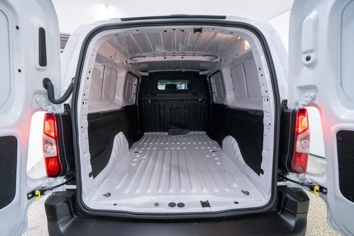 2024 Peugeot Partner Pro