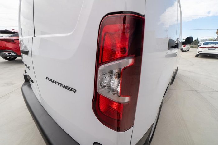 2024 Peugeot Partner Pro