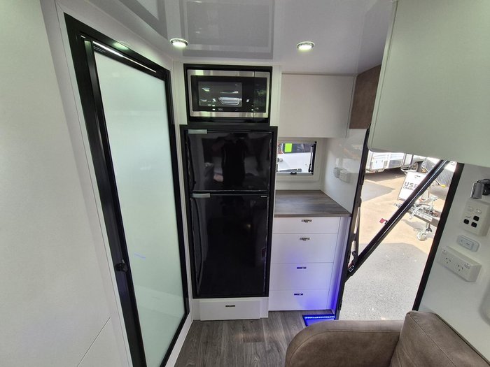 2024 Urban Caravans 16.6 X-Tracker