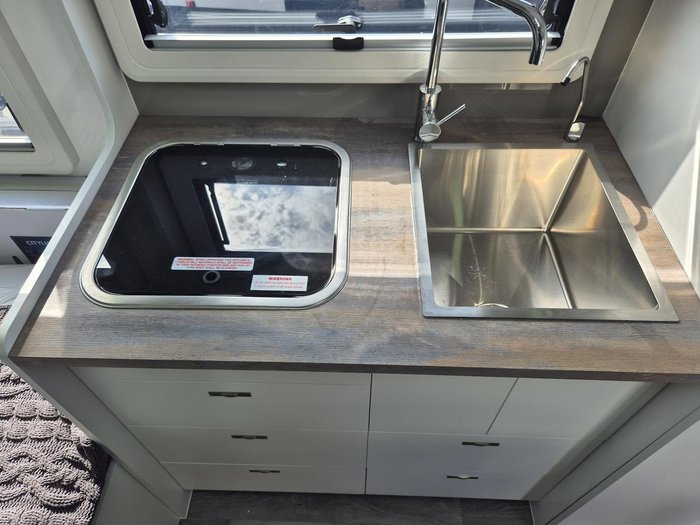 2024 Urban Caravans 16.6 X-Tracker