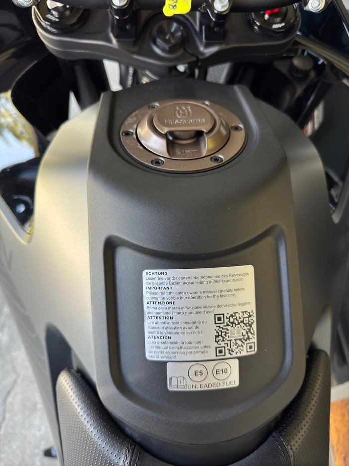 2023 Husqvarna Norden 901 Norden Black