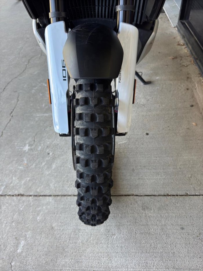 2023 Husqvarna Norden 901 Norden Black
