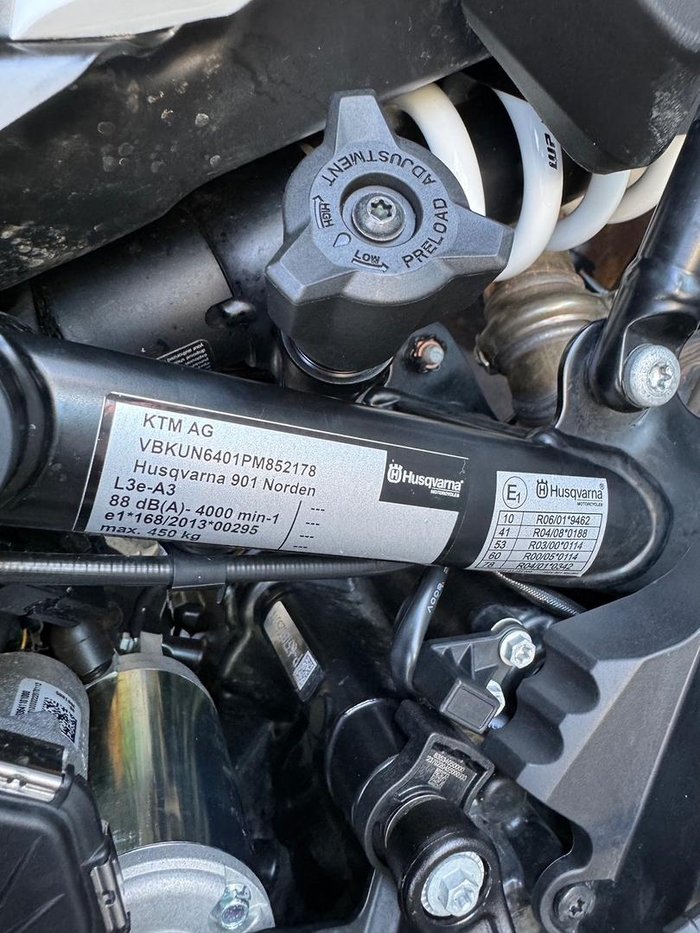 2023 Husqvarna Norden 901 Norden Black