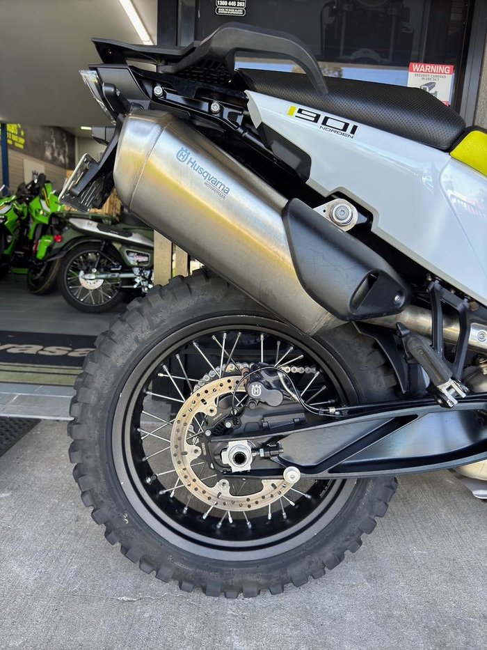 2023 Husqvarna Norden 901 Norden Black