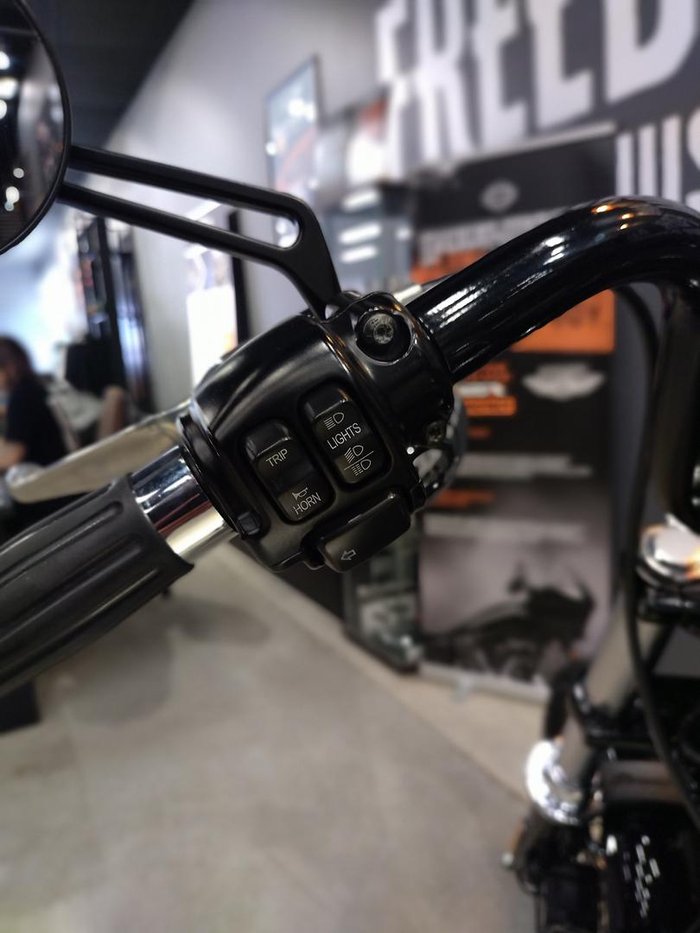 2014 Harley-Davidson Dyna Street Bob 103 (FXDB 103) Dyna Black