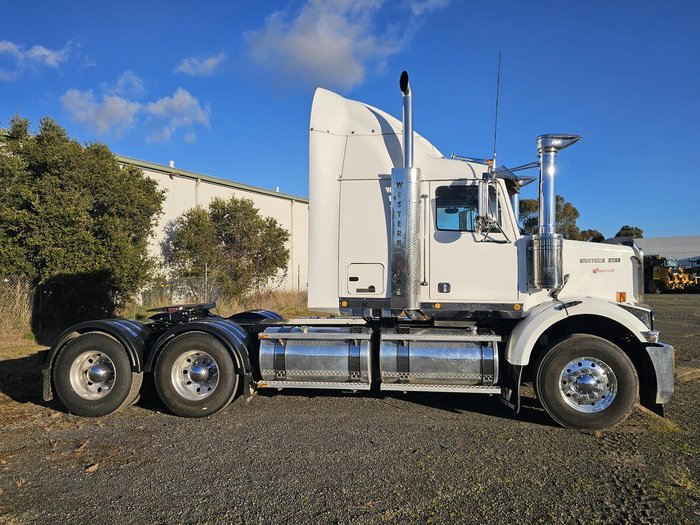 2010 Western Star 4800 Fx 4800 White