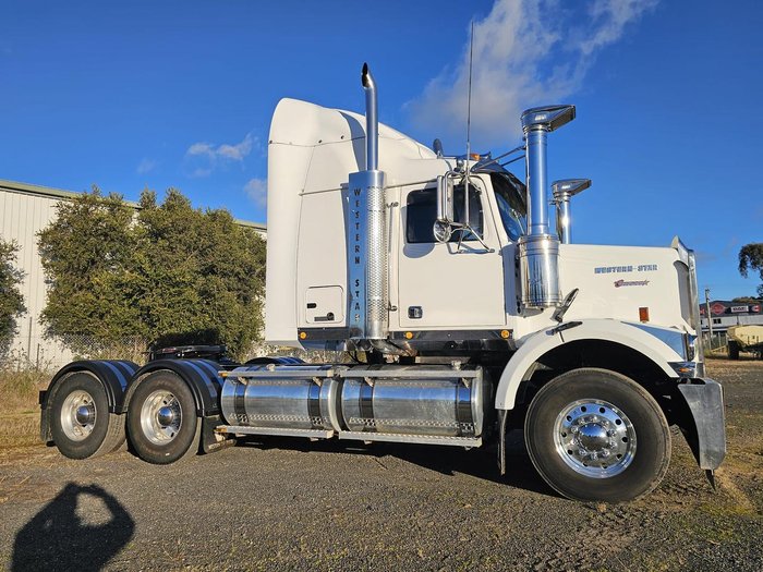 2010 Western Star 4800 Fx 4800 White