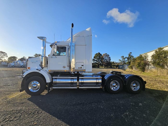 2010 Western Star 4800 Fx 4800 White