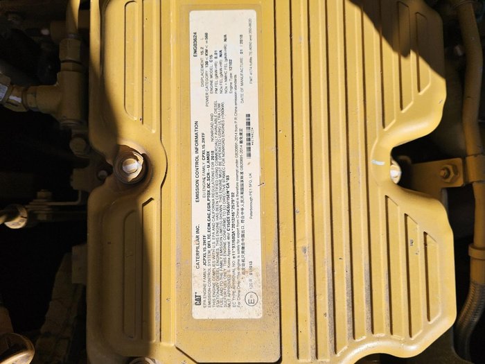 2018 Caterpillar 374Fl Yellow