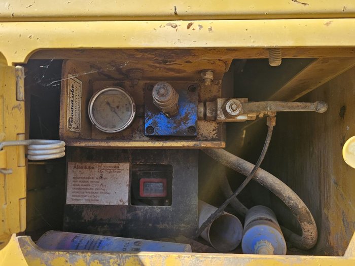 2018 Caterpillar 374Fl Yellow