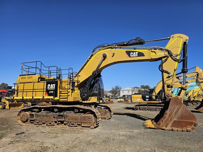2018 Caterpillar 374Fl Yellow