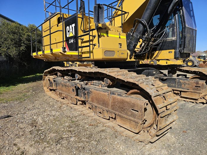 2018 Caterpillar 374Fl Yellow