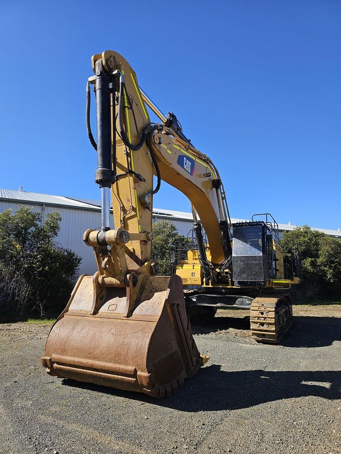2018 Caterpillar 374Fl Yellow