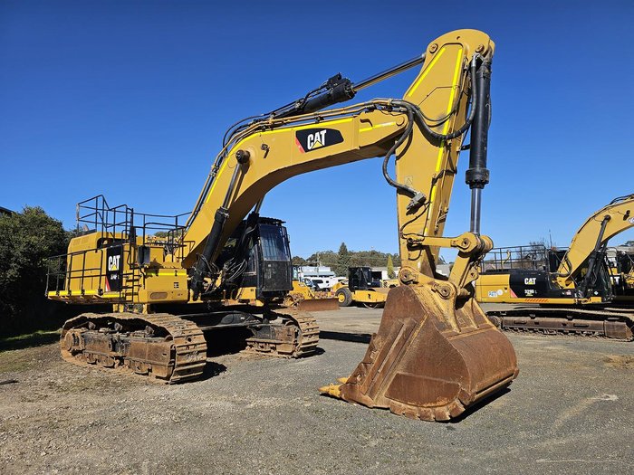 2018 Caterpillar 374Fl Yellow