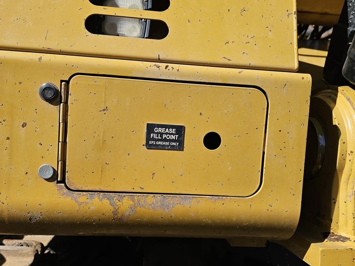 2018 Caterpillar 374Fl Yellow