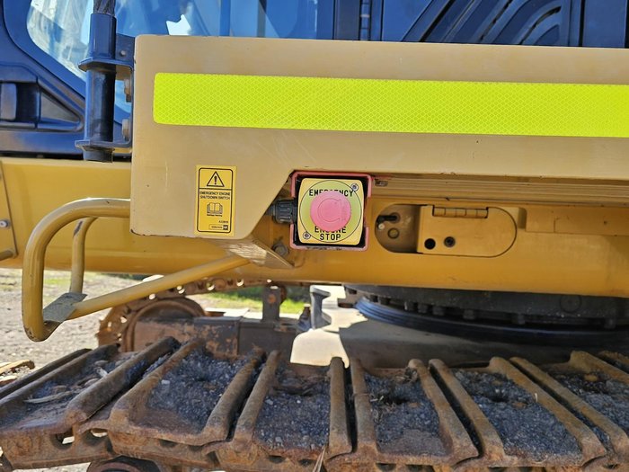 2018 Caterpillar 374Fl Yellow