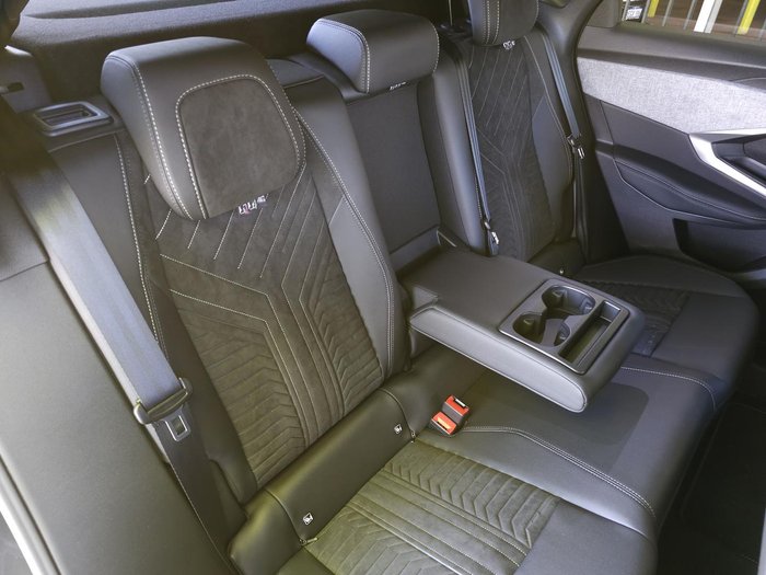 2024 Peugeot 3008 GT Premium Hybrid P64 MY25 Titanium Grey