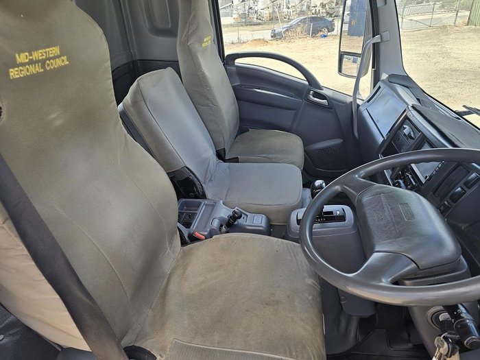 2016 Isuzu Fsr 850 4000L Diesel Tanker White