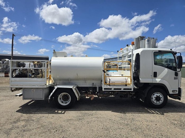 2016 Isuzu Fsr 850 4000L Diesel Tanker White