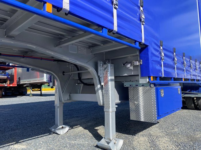 2024 Krueger Drop Deck Mezz Floor B Double In Stock