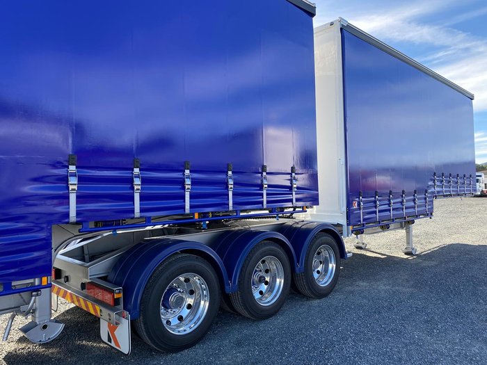 2024 Krueger Drop Deck Mezz Floor B Double In Stock