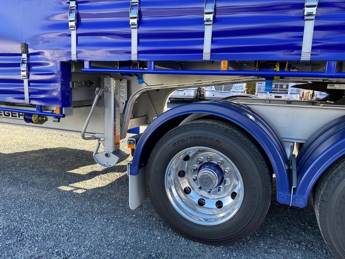 2024 Krueger Drop Deck Mezz Floor B Double In Stock