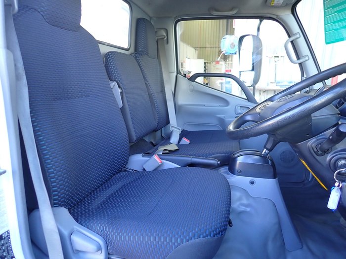 2023 HINO DUTRO 616 WHITE