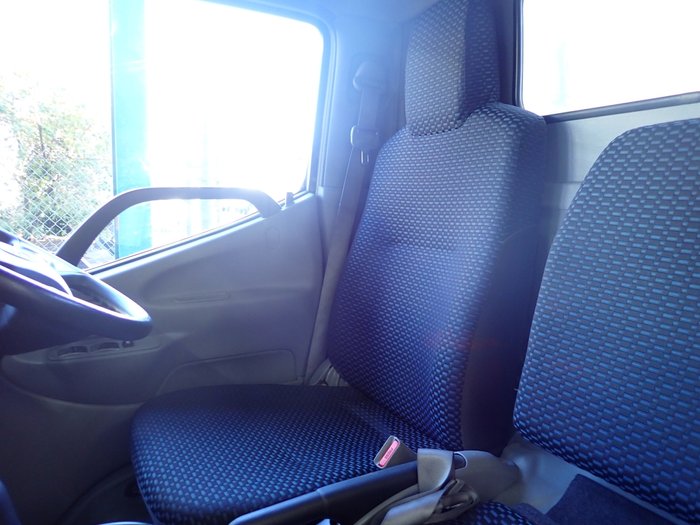 2023 HINO DUTRO 616 WHITE