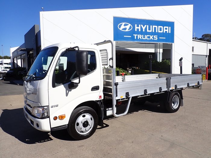 2023 HINO DUTRO 616 WHITE
