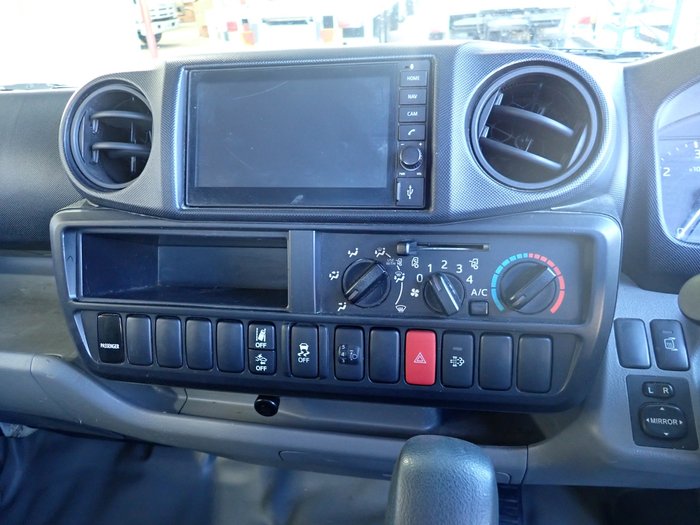 2023 HINO DUTRO 616 WHITE