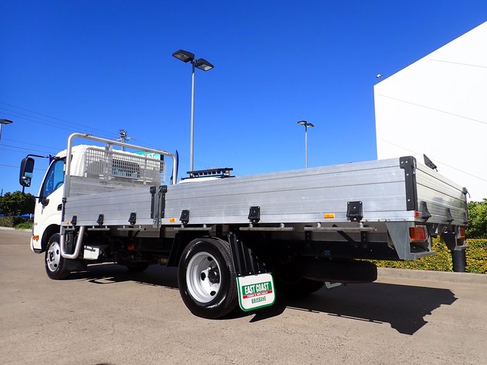 2023 HINO DUTRO 616 WHITE