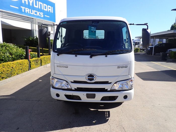2023 HINO DUTRO 616 WHITE