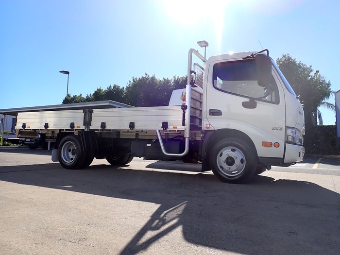 2023 HINO DUTRO 616 WHITE
