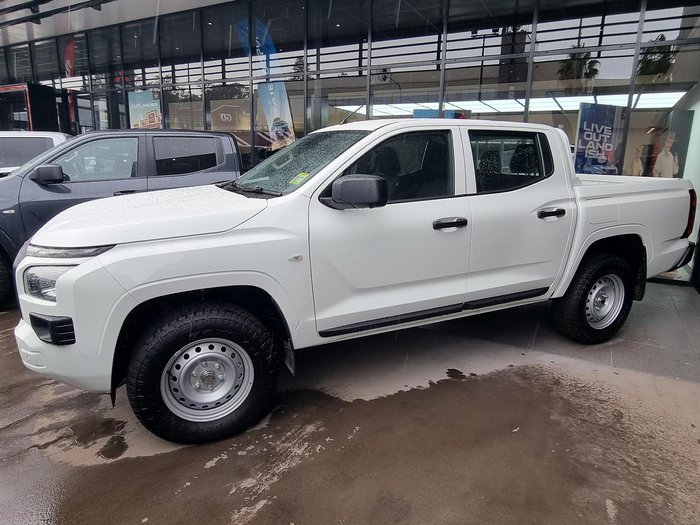 2024 Mitsubishi Triton GLX