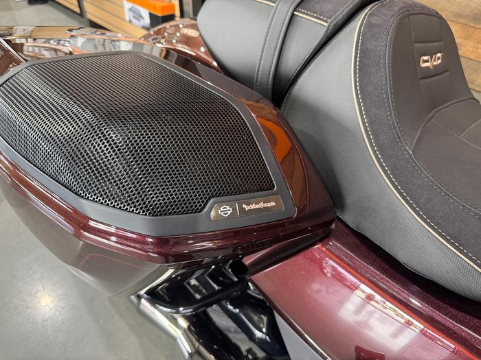 2024 Harley-Davidson CVO Street Glide 121 (FLHXSE) Touring