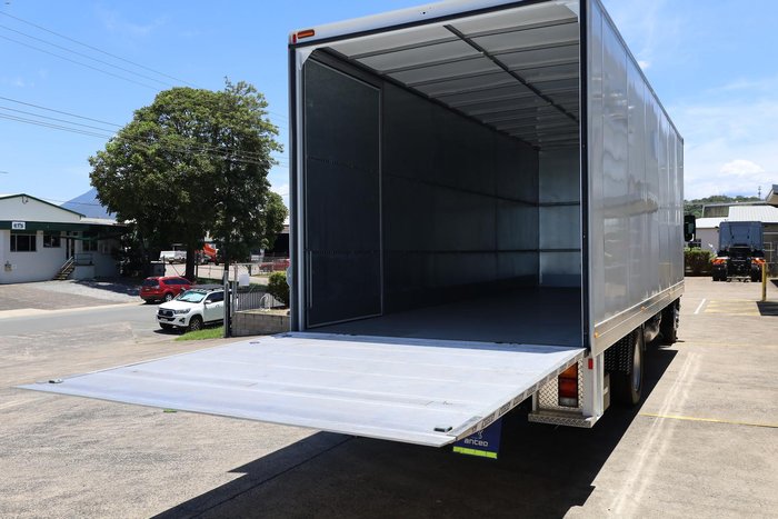 2024 Fuso Fighter 1427 12 Pallet Pantech White