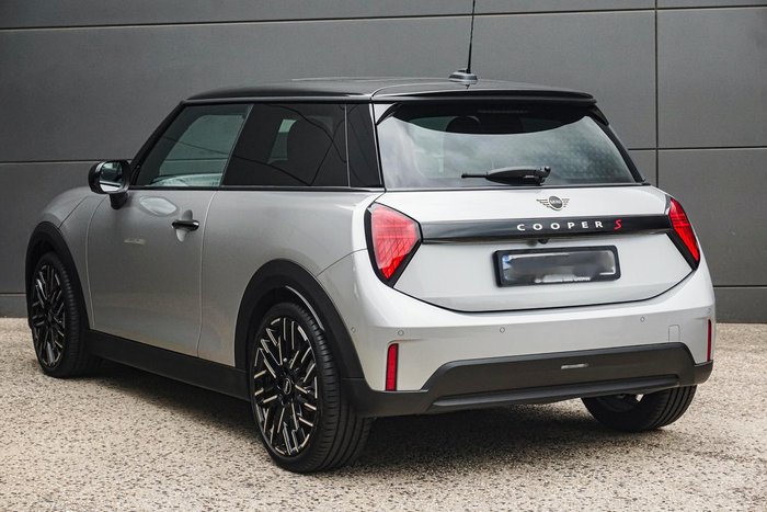2024 MINI Cooper S Favoured