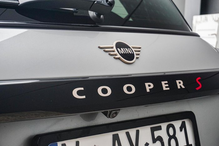 2024 MINI Cooper S Favoured