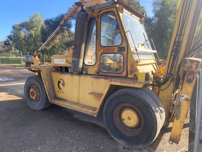 1984 Caterpillar V300b